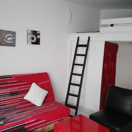 STUDIO ROUGE à 5 minutes de la Cathédrale et Néoma Reims Exterior foto